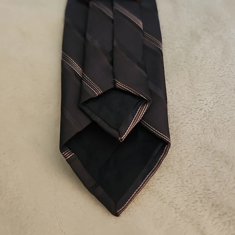 3/$30 Vtg AUSTIN MANOR 1980s Dark Gray Striped Slim Clip-on Tie